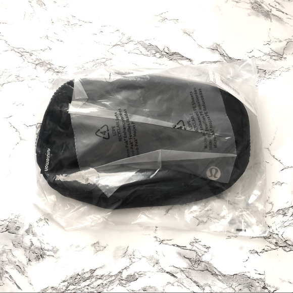 Lululemon Everywhere Belt Bag *Wordmark Extended Letters Logo Strap Black/White - Picture 5 of 6